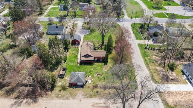 950 W Giles Road, Muskegon, MI 49445