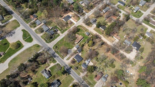 950 W Giles Road, Muskegon, MI 49445