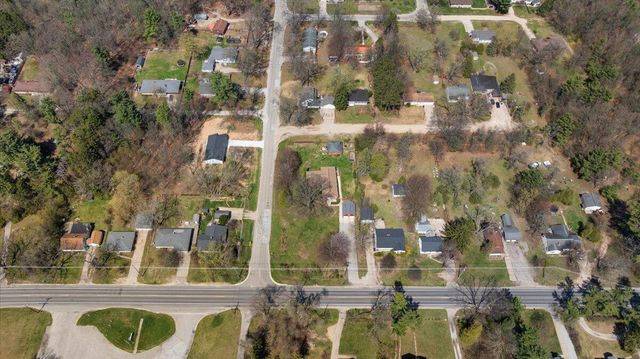 950 W Giles Road, Muskegon, MI 49445