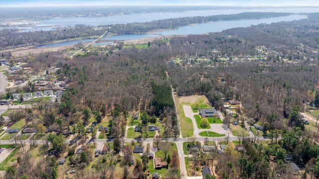 950 W Giles Road, Muskegon, MI 49445
