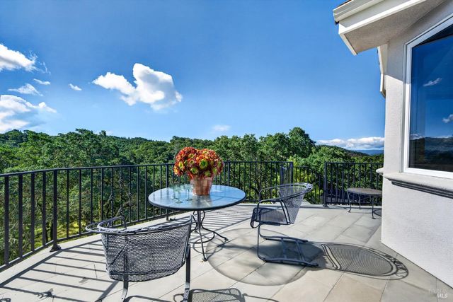 777 Shiloh Cyn, Santa Rosa, CA 95403