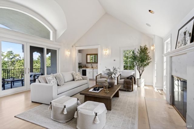 777 Shiloh Cyn, Santa Rosa, CA 95403