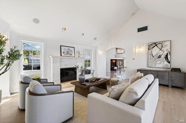 777 Shiloh Cyn, Santa Rosa, CA 95403