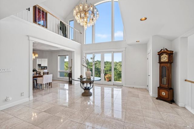 777 Shiloh Cyn, Santa Rosa, CA 95403