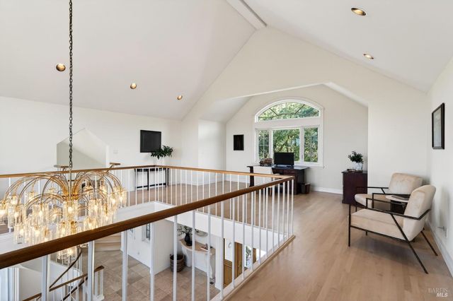 777 Shiloh Cyn, Santa Rosa, CA 95403