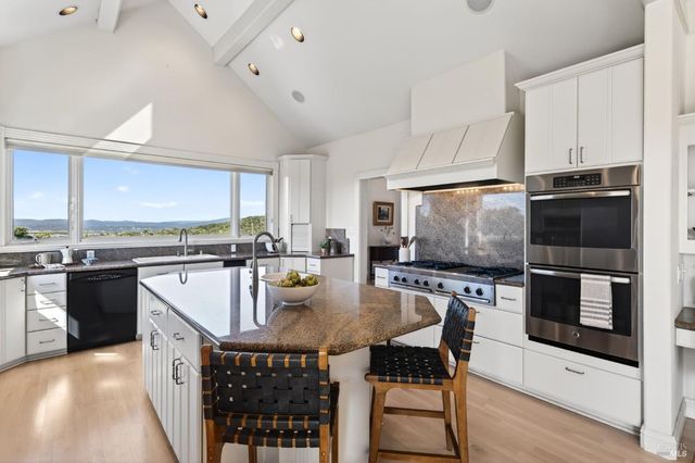 777 Shiloh Cyn, Santa Rosa, CA 95403