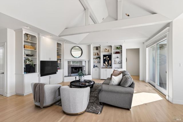 777 Shiloh Cyn, Santa Rosa, CA 95403