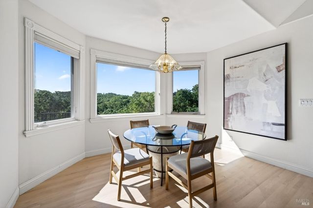 777 Shiloh Cyn, Santa Rosa, CA 95403