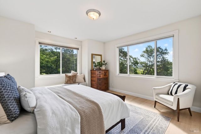 777 Shiloh Cyn, Santa Rosa, CA 95403