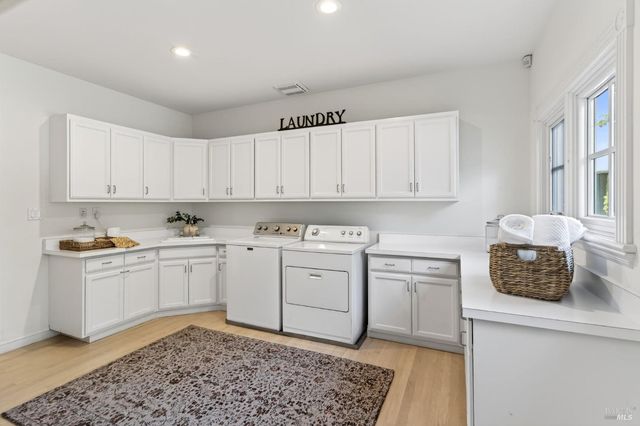 777 Shiloh Cyn, Santa Rosa, CA 95403