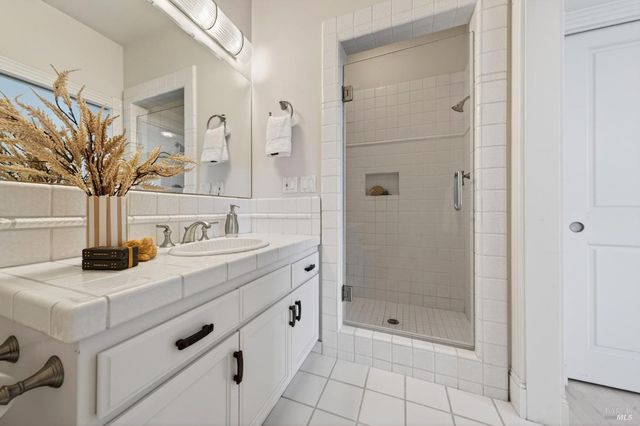 777 Shiloh Cyn, Santa Rosa, CA 95403