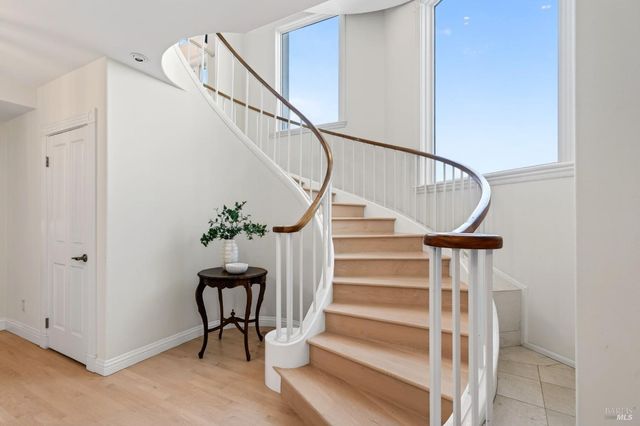 777 Shiloh Cyn, Santa Rosa, CA 95403