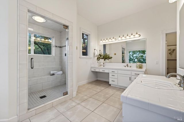 777 Shiloh Cyn, Santa Rosa, CA 95403