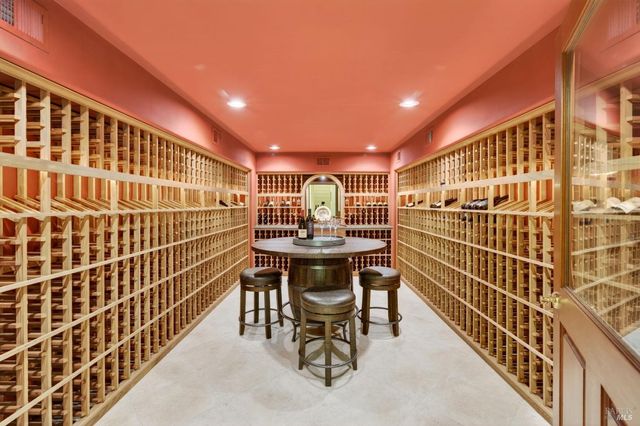 777 Shiloh Cyn, Santa Rosa, CA 95403