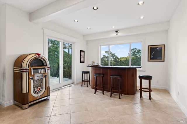 777 Shiloh Cyn, Santa Rosa, CA 95403