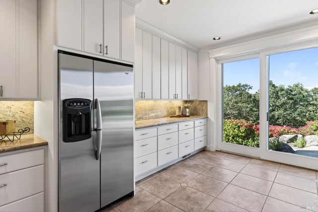 777 Shiloh Cyn, Santa Rosa, CA 95403