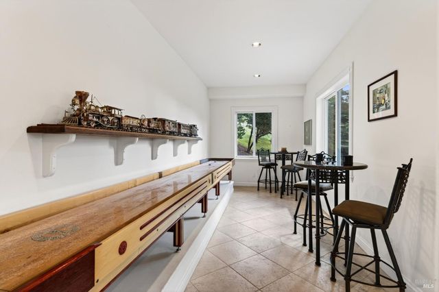 777 Shiloh Cyn, Santa Rosa, CA 95403