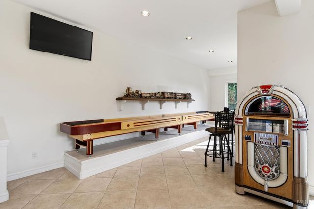 777 Shiloh Cyn, Santa Rosa, CA 95403