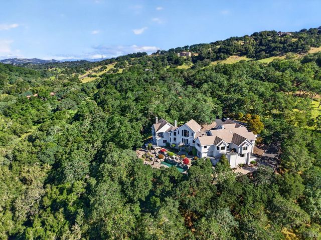 777 Shiloh Cyn, Santa Rosa, CA 95403