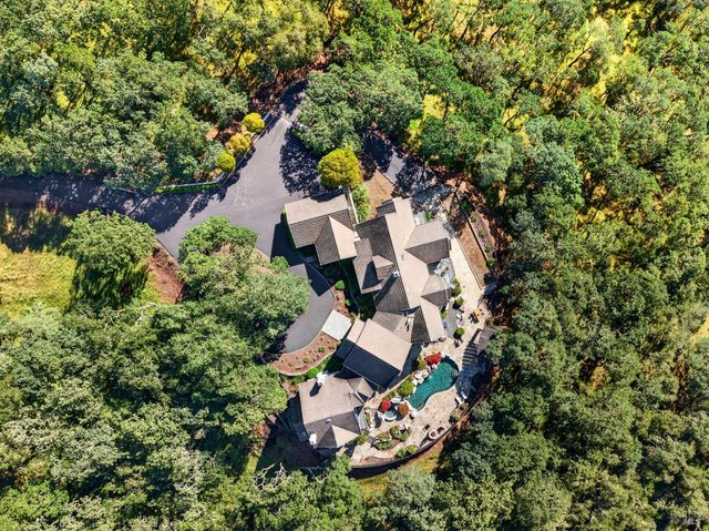 777 Shiloh Cyn, Santa Rosa, CA 95403