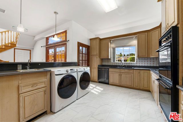 2823 Coolidge Avenue, Los Angeles, CA 90064