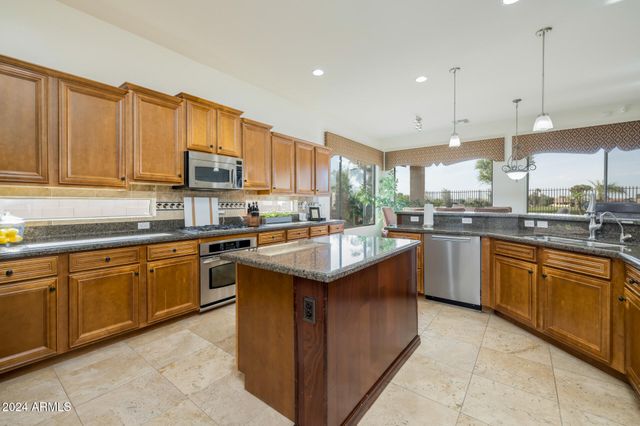 4176 E CLUBVIEW Drive, Gilbert, AZ 85298