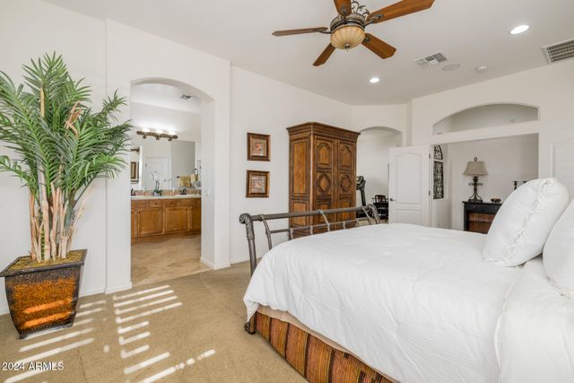 4176 E CLUBVIEW Drive, Gilbert, AZ 85298
