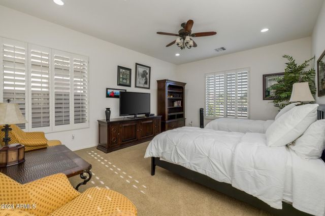 4176 E CLUBVIEW Drive, Gilbert, AZ 85298