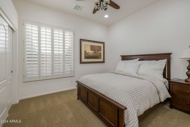 4176 E CLUBVIEW Drive, Gilbert, AZ 85298
