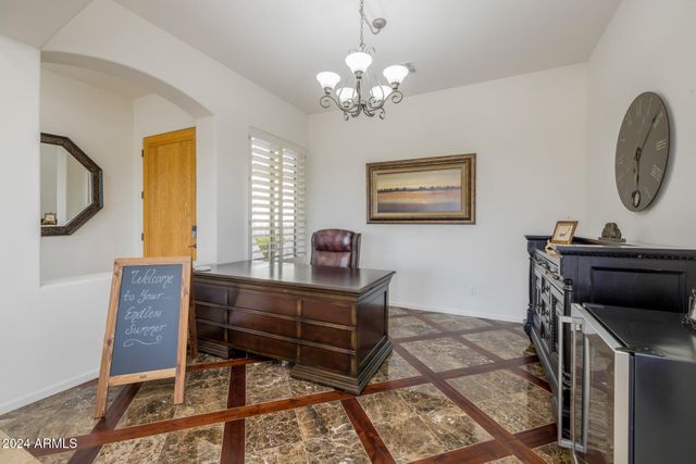 4176 E CLUBVIEW Drive, Gilbert, AZ 85298