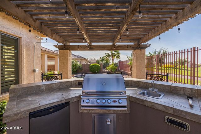 4176 E CLUBVIEW Drive, Gilbert, AZ 85298