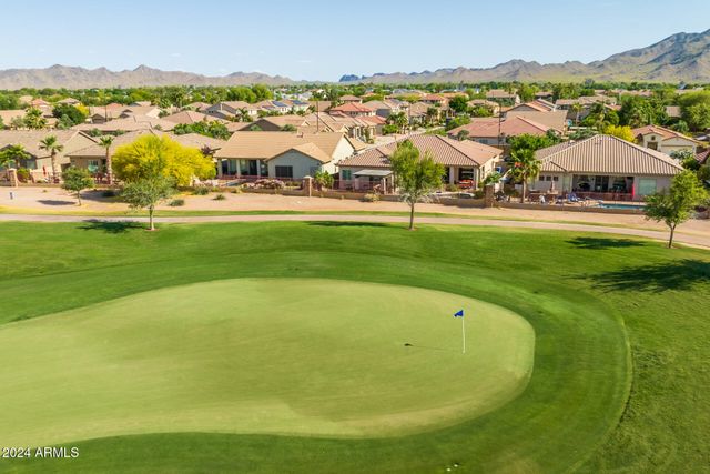 4176 E CLUBVIEW Drive, Gilbert, AZ 85298