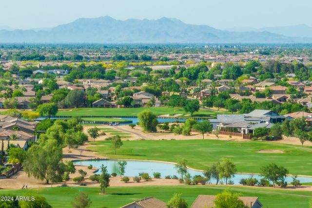 4176 E CLUBVIEW Drive, Gilbert, AZ 85298