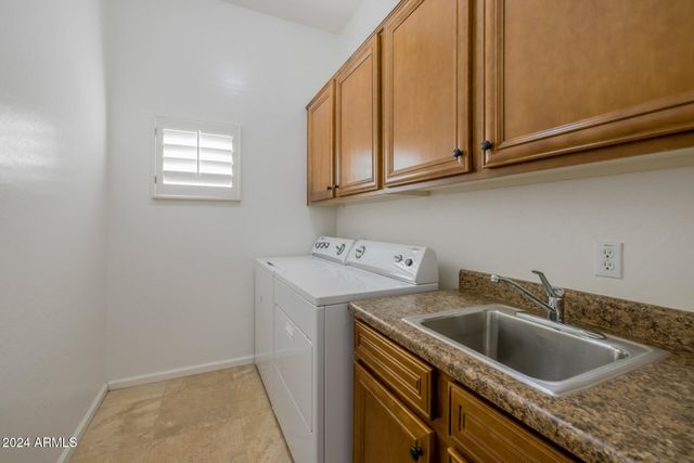 4176 E CLUBVIEW Drive, Gilbert, AZ 85298