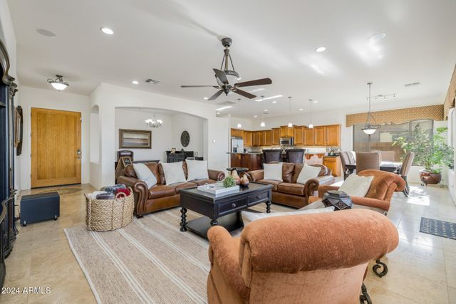 4176 E CLUBVIEW Drive, Gilbert, AZ 85298