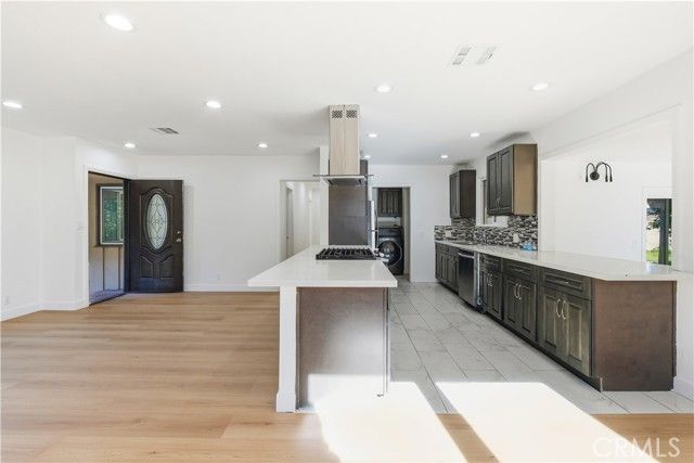 7112 Teesdale, North Hollywood (los Angeles), CA 91605