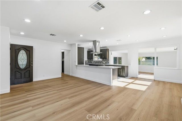 7112 Teesdale, North Hollywood (los Angeles), CA 91605