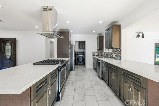 7112 Teesdale, North Hollywood (los Angeles), CA 91605