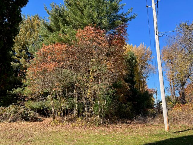 clinton Road, Jackson, MI 49201