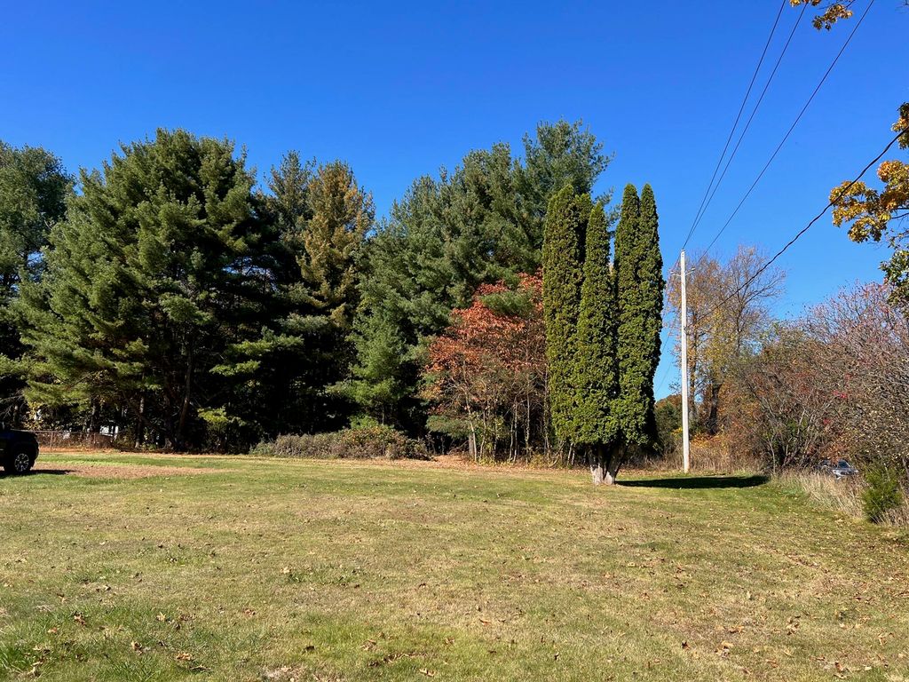 clinton Road, Jackson, MI 49201