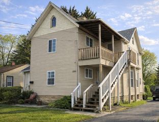 389 Osmun Street, Pontiac, MI 48342