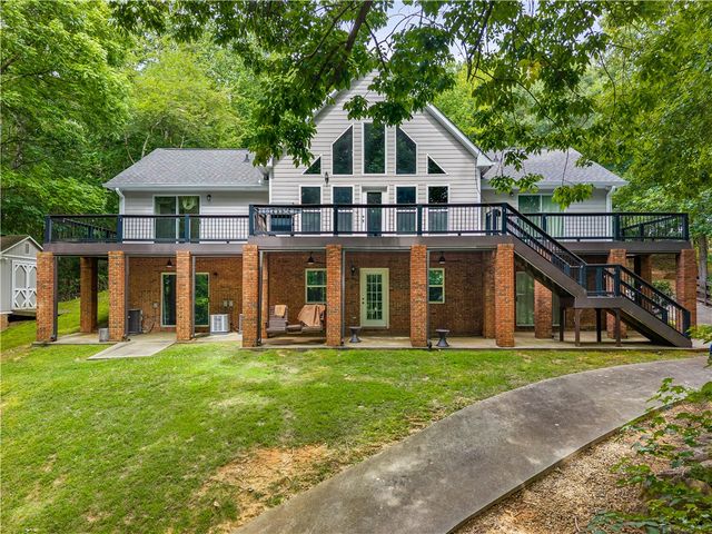 104 Gates Cove Drive, Fair Play, SC 29643