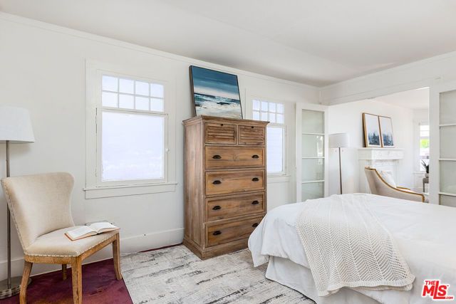 138 Wadsworth Avenue, Santa Monica, CA 90405