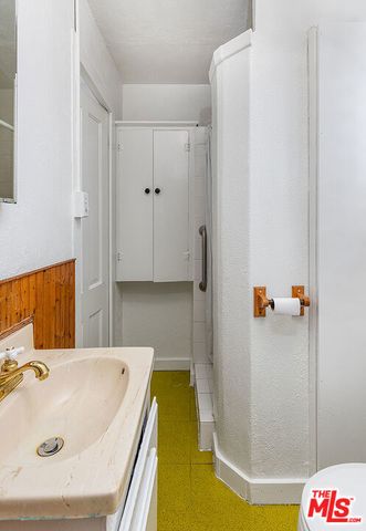 138 Wadsworth Avenue, Santa Monica, CA 90405