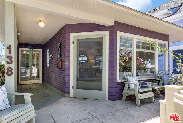 138 Wadsworth Avenue, Santa Monica, CA 90405