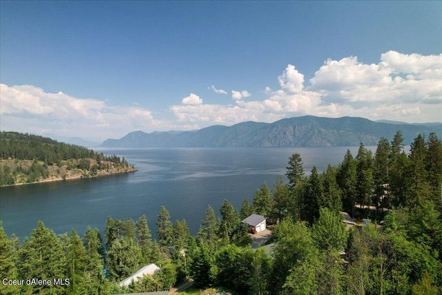 531 Midas Dr, Sagle, ID 83860
