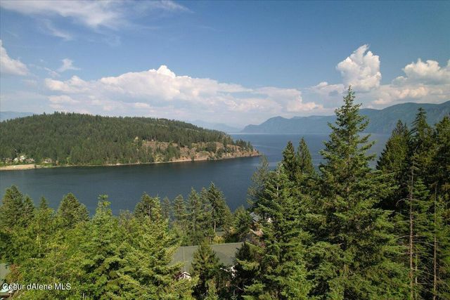 531 Midas Dr, Sagle, ID 83860