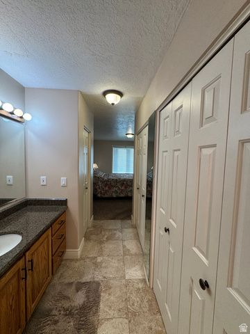1959 N 150 E, Centerville, UT 84014