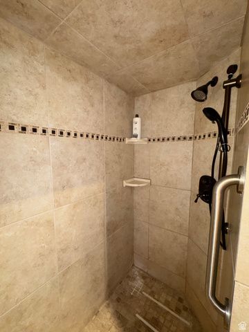 1959 N 150 E, Centerville, UT 84014