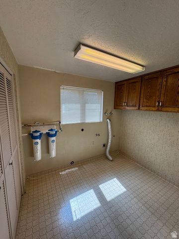 1959 N 150 E, Centerville, UT 84014